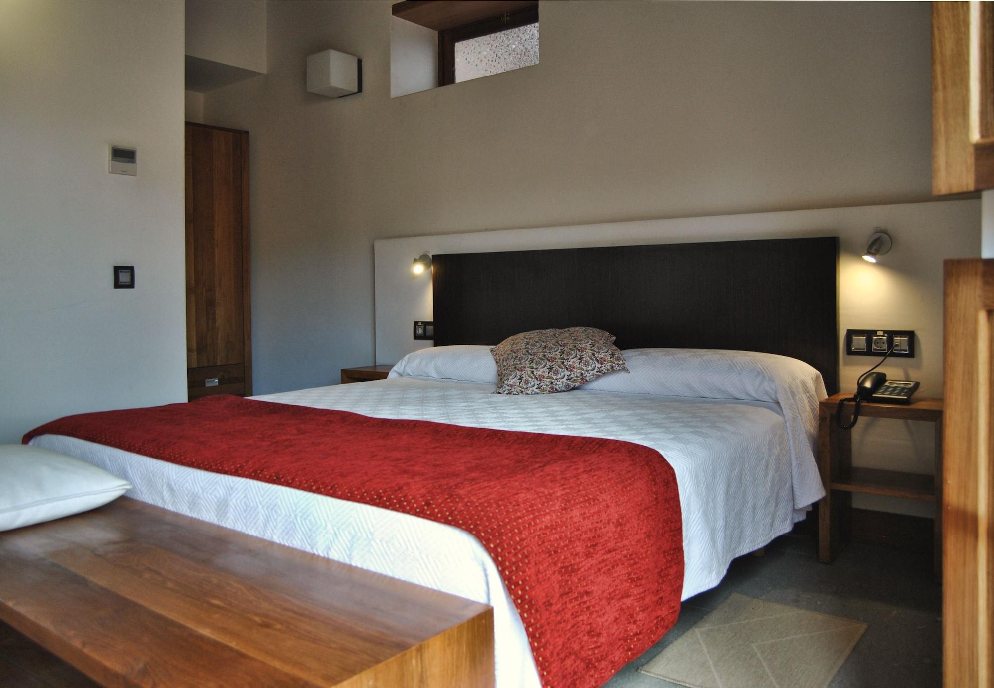 Hotel Rural El Mondalón 4*