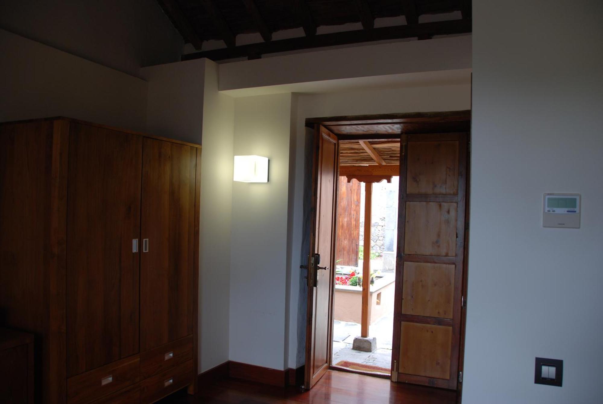 Hotel Rural El Mondalon 4*